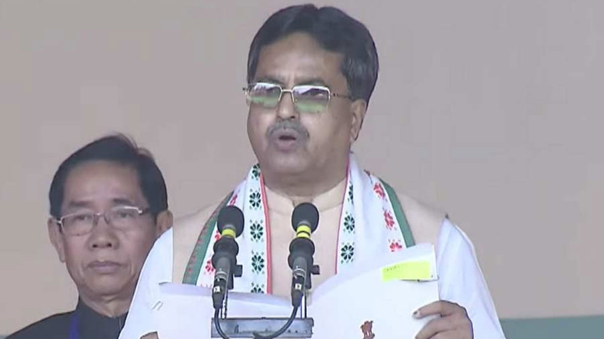 দ্বিতীয়বারের মতো ত্রিপুরার মুখ্যমন্ত্রীর শপথ নিলেন মানিক সাহা