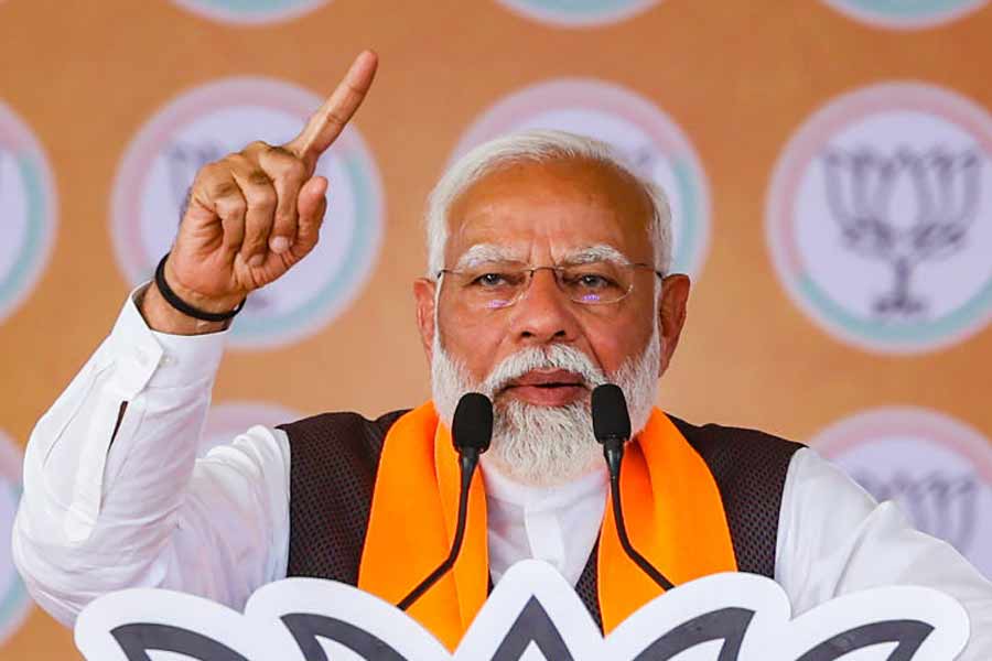 বাংলাদেশিদের নিয়ে তোপ দাগলেন নরেন্দ্র মোদি