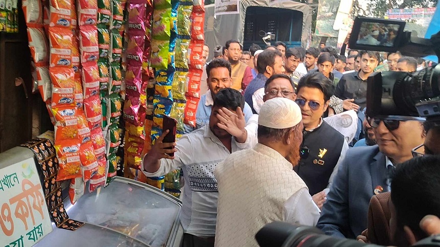 ফোনে-মেসেজে হুমকি, নিরাপত্তা চাইলেন সংগীতশিল্পী ডলি সায়ন্তনী