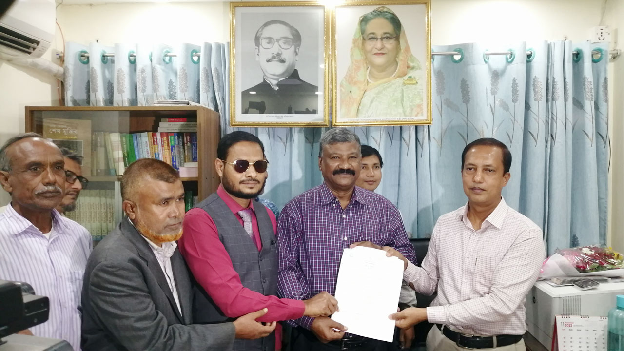 জিএম কাদের রংপুর-৩ আসনে মনোনয়নপত্র কিনলেন
