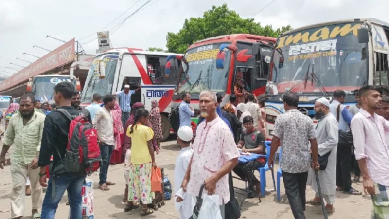 ঈদের দ্বিতীয় দিনেও ঢাকা ছাড়ছে মানুষ