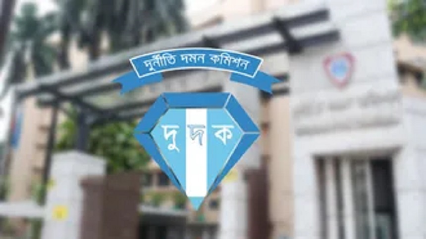 জাতীয় গৃহায়ণ কর্তৃপক্ষ ও বিআরটিএ অফিসে ছদ্মবেশে দুদক