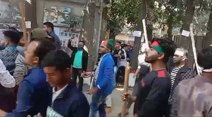 সোনারগাঁয়ে ফুল দেওয়াকে কেন্দ্র করে বিএনপির দুই পক্ষের সংঘর্ষ