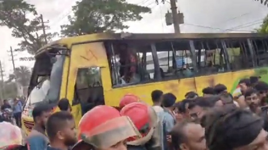 আশুলিয়ায় অগ্নিসংযোগ ও ভাঙচুরের ঘটনায়, বিএনপির ৬ নেতাকর্মী গ্রেপ্তার