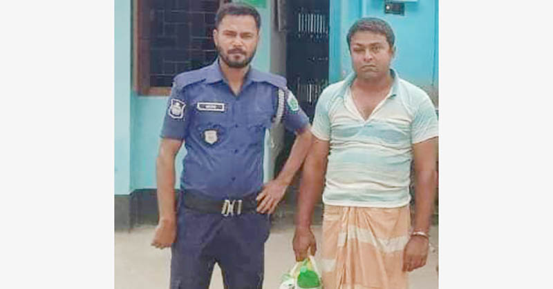 চারঘাটে দেশেরপত্র পত্রিকা বিক্রেতার উপর হামলার ঘটনায় আটক ১