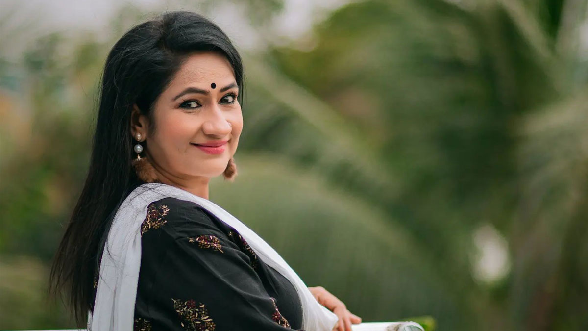 অভিনেত্রী মনিরা মিঠুর বাসায় চুরি