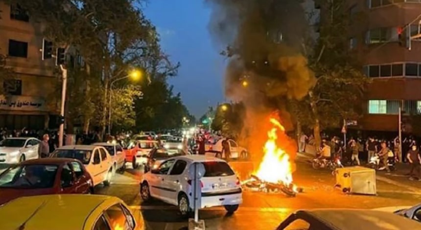 বাড়াবাড়ির এক দৃষ্টান্ত ইরান