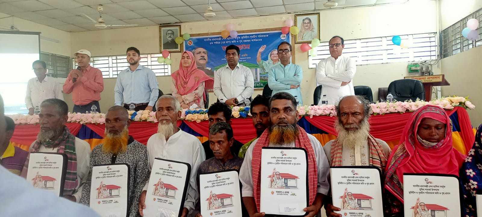 জয়পুরহাটের পাঁচবিবিতে প্রধানমন্ত্রীর ঘর পেলেন ২০ ভূমিহীন পরিবার