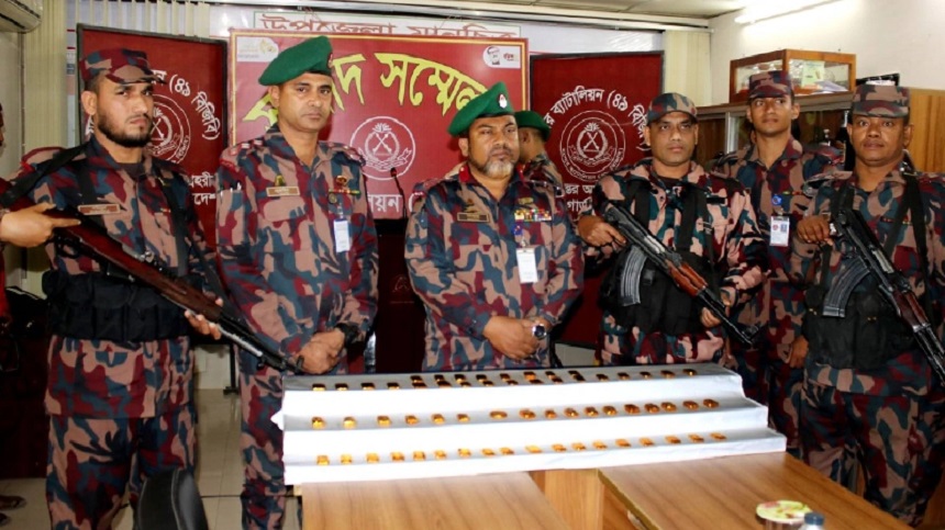 যশোরে বিজিবির অভিযানে ৯ কেজি স্বর্ণ উদ্ধার