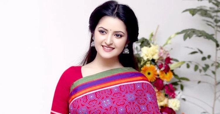‘আমায় একটা ছেলে খুঁজে দাও’, অনুরোধ অভিনেত্রীর