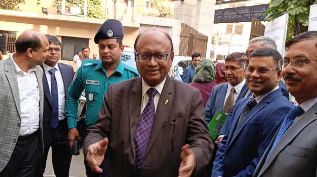 সাত দিনের মধ্যে সম্পদের হিসাব প্রকাশ করবেন দুদক চেয়ারম্যান
