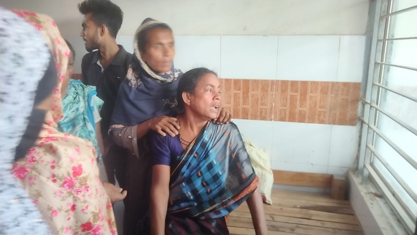 ঘণ্টাখানেক পর শুনি আমার একমাত্র ছেলে আর বেঁচে নেই