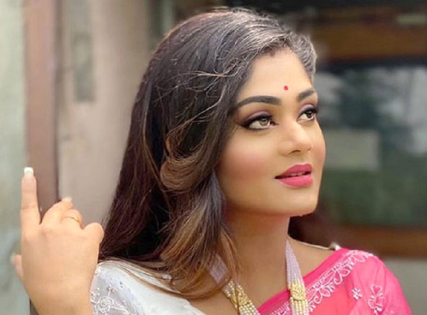 বিয়ের পিঁড়িতে ‘আলতা ফড়িং’ এর অমৃতা