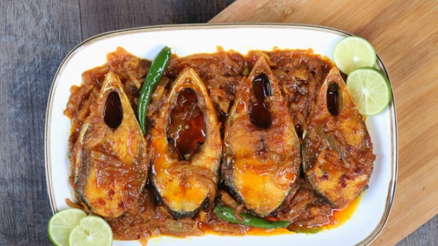 কি করবেন গলায় মাছের কাঁটা বিঁধলে?