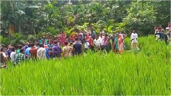 ধানখেতে পড়ে ছিল যুবকের মরদেহ, সঙ্গে মিলল বিষের বোতল’