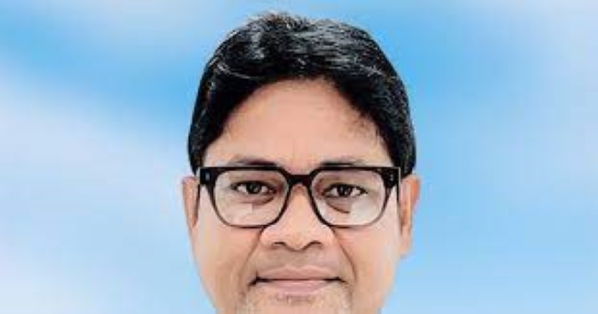 আ.লীগের মনোনয়ন ফরম সংগ্রহ করেছেন তার ছেলে তুষার