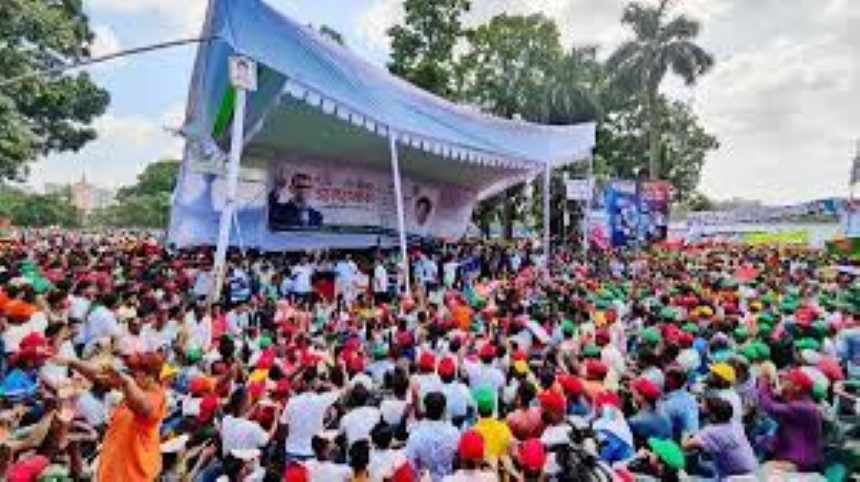 মঞ্চ ভেঙে ‘তারুণ্যের সমাবেশ’ সাংবাদিকসহ কয়েকজন আহত