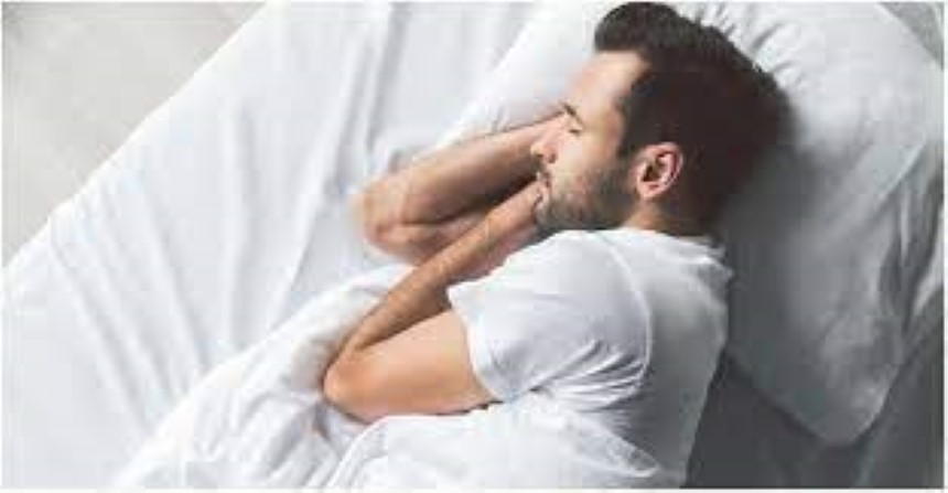 অফিসে দুপুরে খাবারের পর ঘুম এলে কী করবেন?