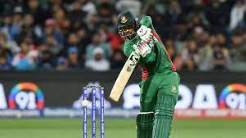 সাকিব উইকেট পেলেও ব্যাটিংয়ে বিবর্ণ