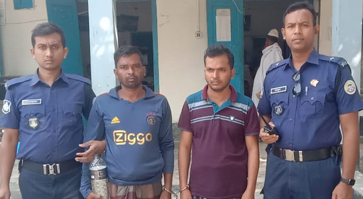 মা-বাবাকে জুতাপেটা করায় দুই ছেলে গ্রেপ্তার