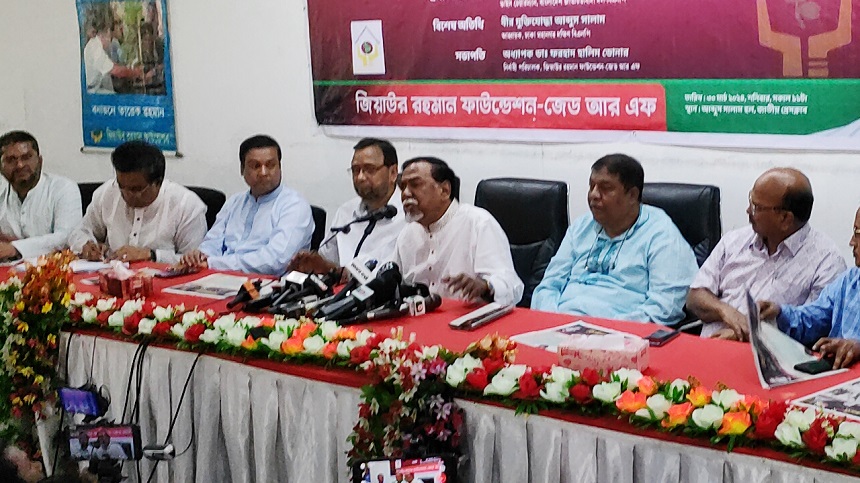 ‘গণতন্ত্র ও স্বাধীনতা দেশের রক্ষায় সাধারণ মানুষকে এগিয়ে আসতে হবে’