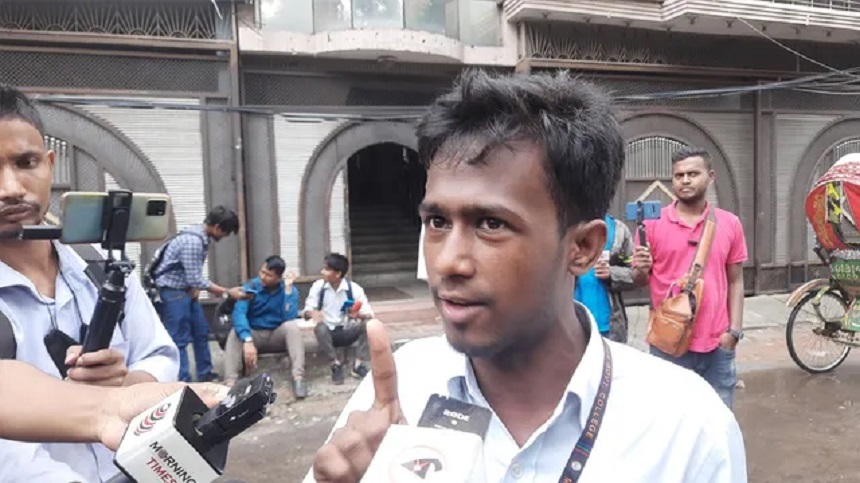 পরীক্ষা পেছানোসহ চার দফা দাবি নিয়ে আন্দোলন শিক্ষার্থীরা