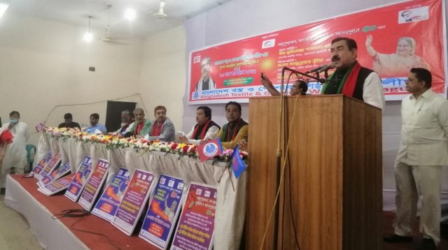 প্রধানমন্ত্রী ছাড়া শ্রমিকরা অন্য কোনও নেতৃত্ব মেনে নেবে না: শাজাহান খান