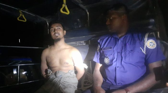 ভোলায় মাকে কুপিয়ে হত্যা, ছেলে আটক