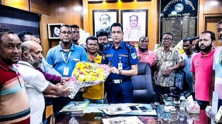 নরসিংদীতে নবাগত পুলিশ সুপার এর সাথে সদর সাংবাদিকদের শুভেচ্ছা বিনিময়