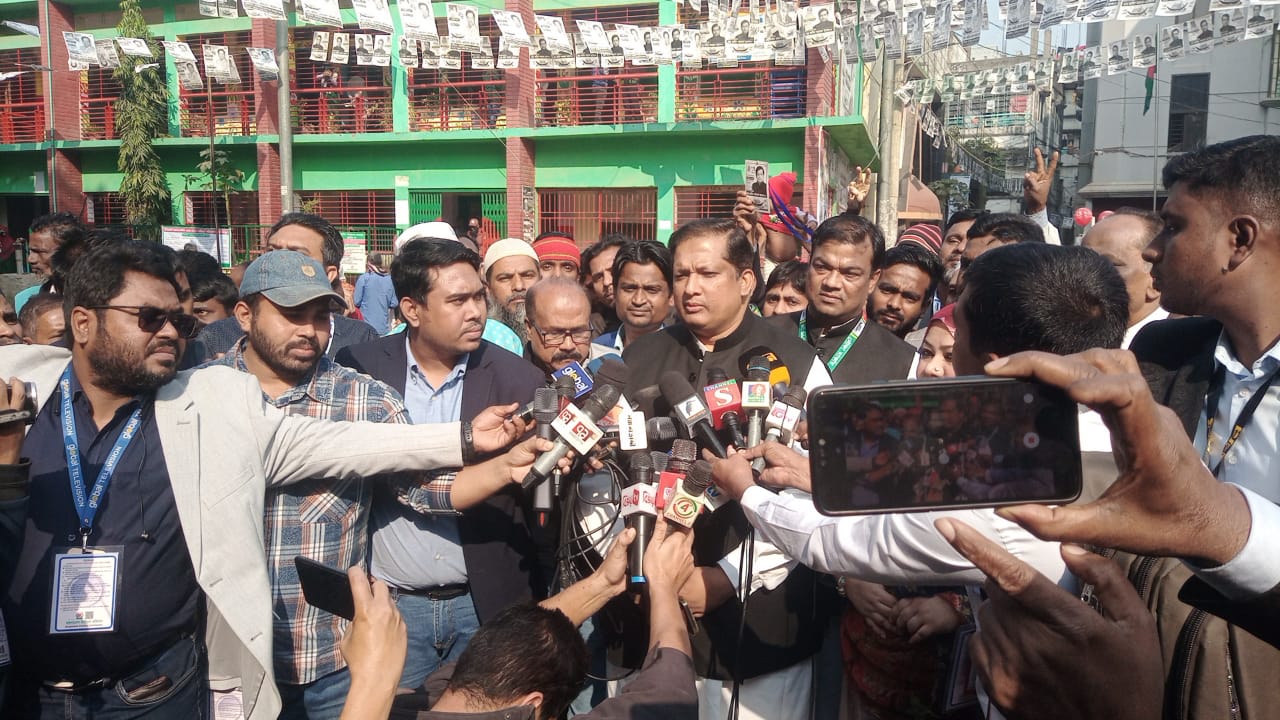 গাজীপুর-২ আসনের টঙ্গীতে ভোট কেন্দ্রে ভোটগ্রহণ অব্যাহত