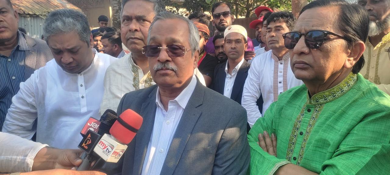 শ্রীপুরে জেল খানায় মৃত্যুবরণকারী নেতার পরিবারের পাশে বিএনপি নেতা