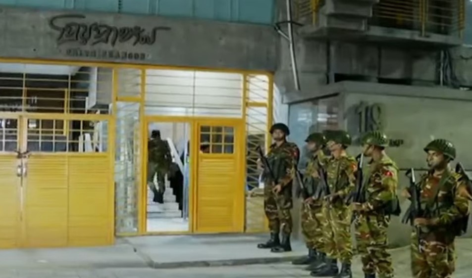 সাবেক প্রতিমন্ত্রী নসরুল হামিদের বনানীর বাসায় রাতভর অভিযান