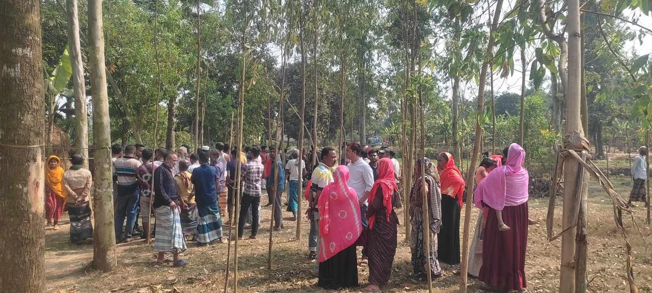 শ্রীপুরে কলাবাগান থেকে অগ্নিদগ্ধ গৃহবধূর লাশ উদ্ধার