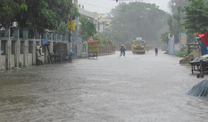 টানা বৃষ্টিতে ফের ডুবছে নোয়াখালী, পানিবন্দি ১২ লাখ মানুষ