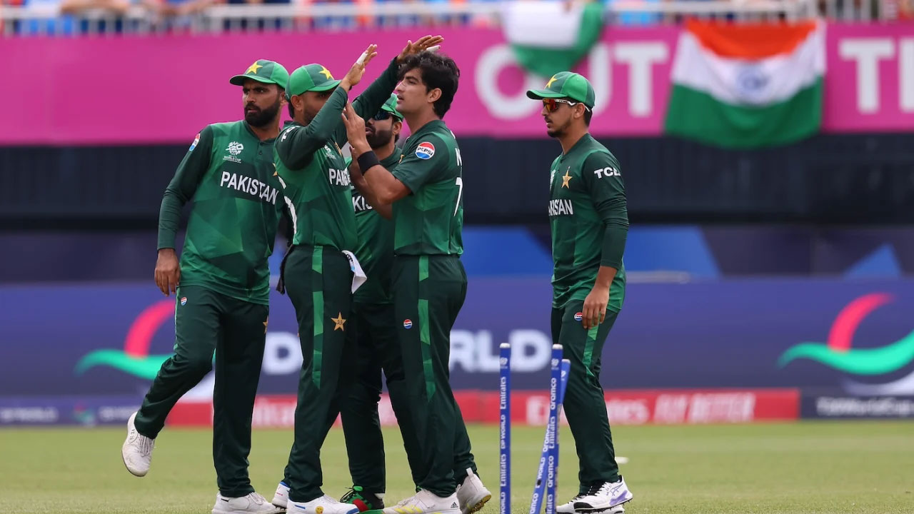 কানাডায় খেলার অনুমতি পাচ্ছেন না বাবর-আফ্রিদিরা