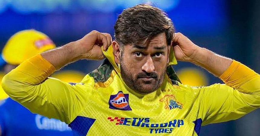 ম্যাচে সময় নষ্ট করে বিতর্কে ধোনি!