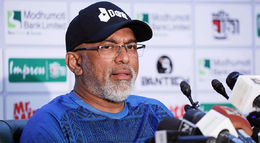 ‘ব্যর্থ হওয়ার ভয়’ দল থেকে দূর করে দিয়েছেন চন্ডিকা হাথুরুসিংহে