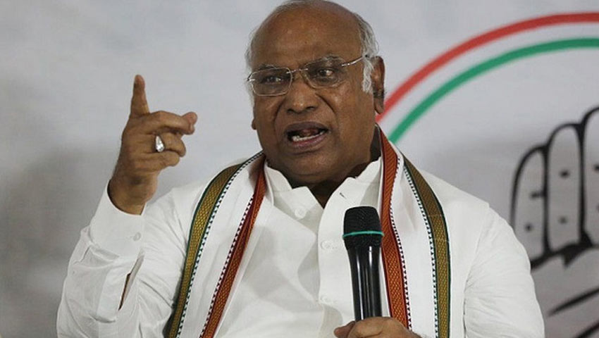 যেকোনো সময় মোদির সরকারের পতন ঘটবে : খড়গে