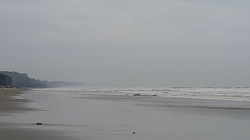ঝোড়ো হাওয়ার আশঙ্কা উপকূলে