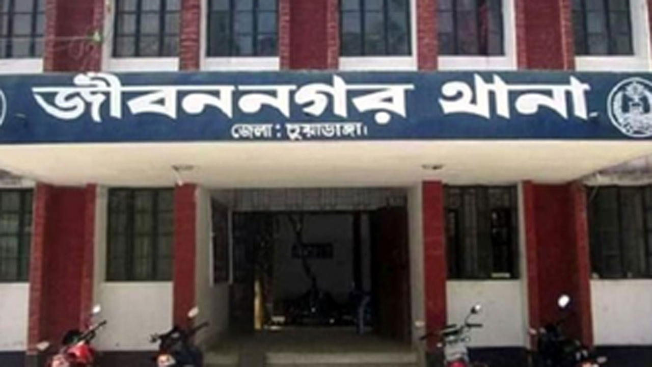 শৌচাগারে যাওয়ার কথা বলে থানা থেকে পালালেন আসামি
