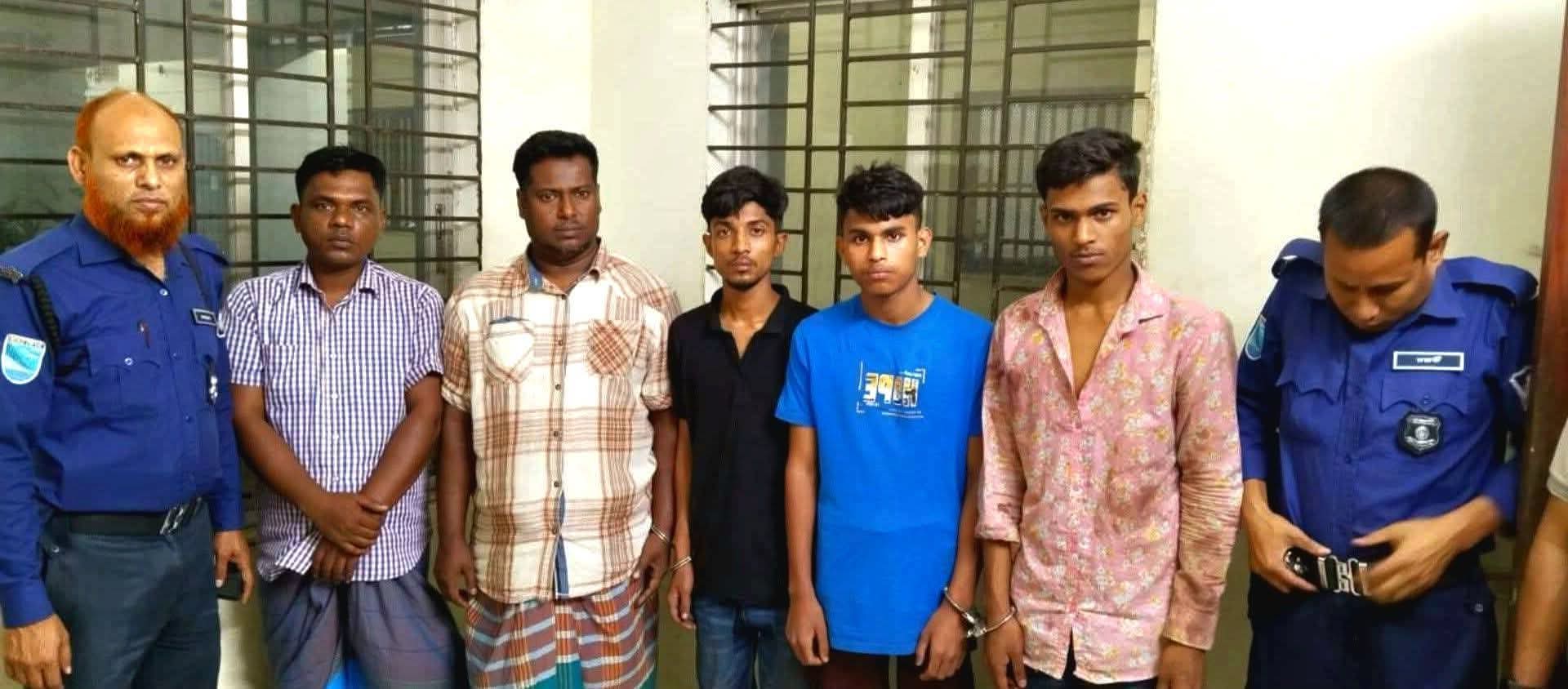 শ্রীপুরে ডিবিএল কারখানার ৩ কর্মকর্তাকে তুলে নিয়ে কুপিয়ে জখম, গ্রেপ্তার ৫